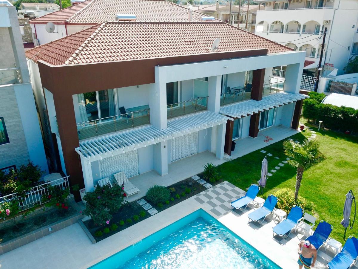 Ellinfos Aparthotel Hanioti Exterior foto